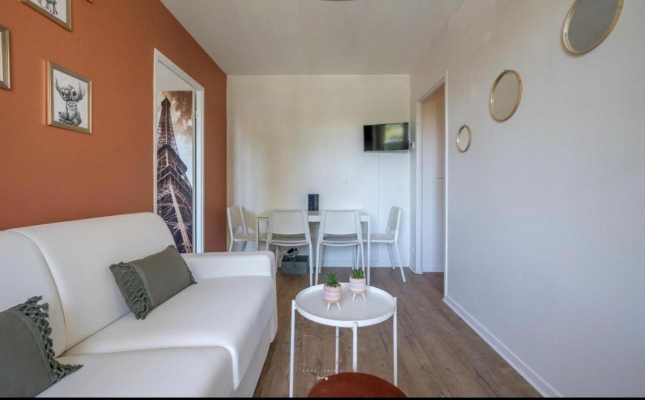Appartement Castle - 10 Minutes De Disney Bussy-Saint-Georges Exterior foto