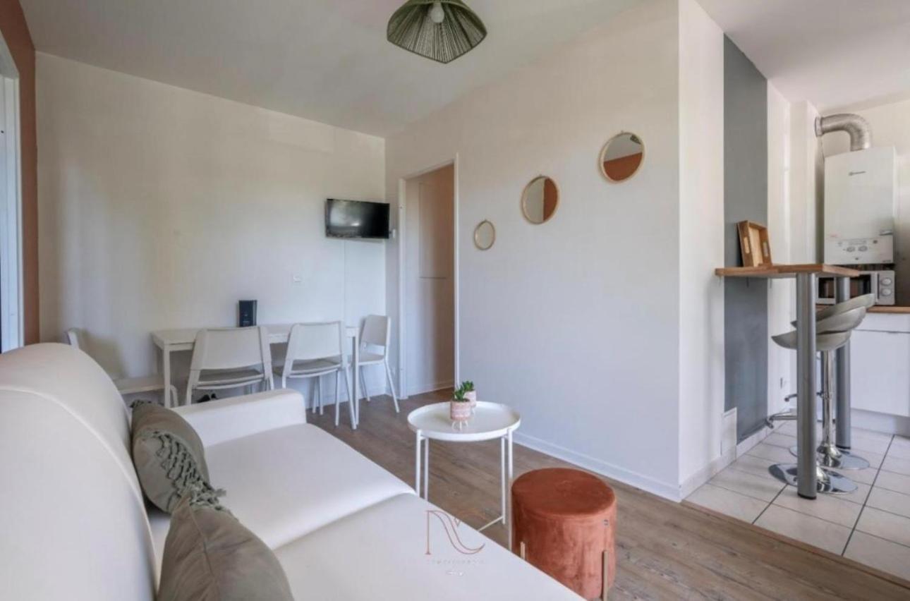 Appartement Castle - 10 Minutes De Disney Bussy-Saint-Georges Exterior foto